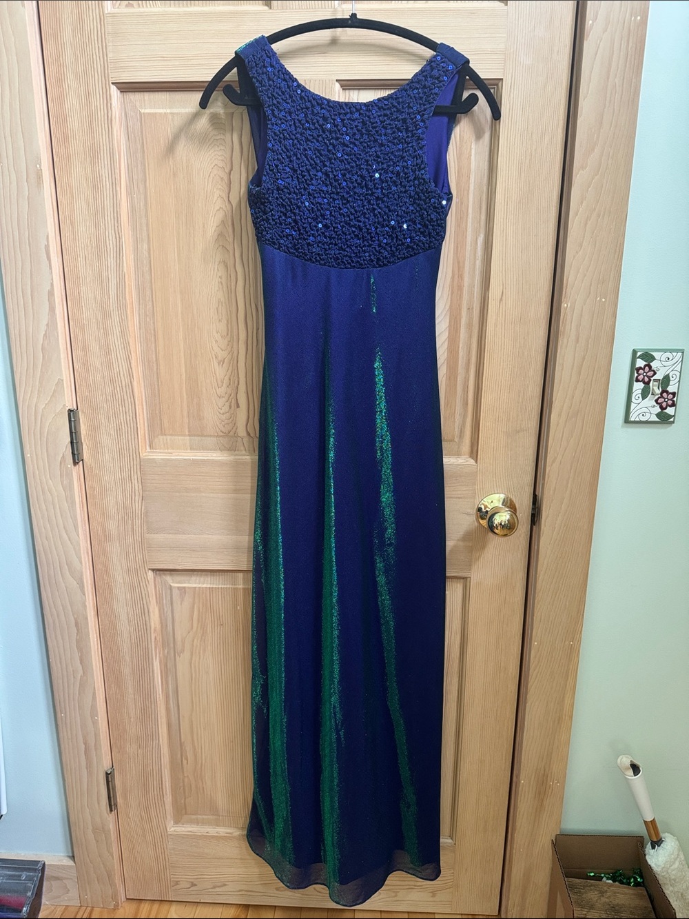 Elegant Navy and Emerald Evening Gown